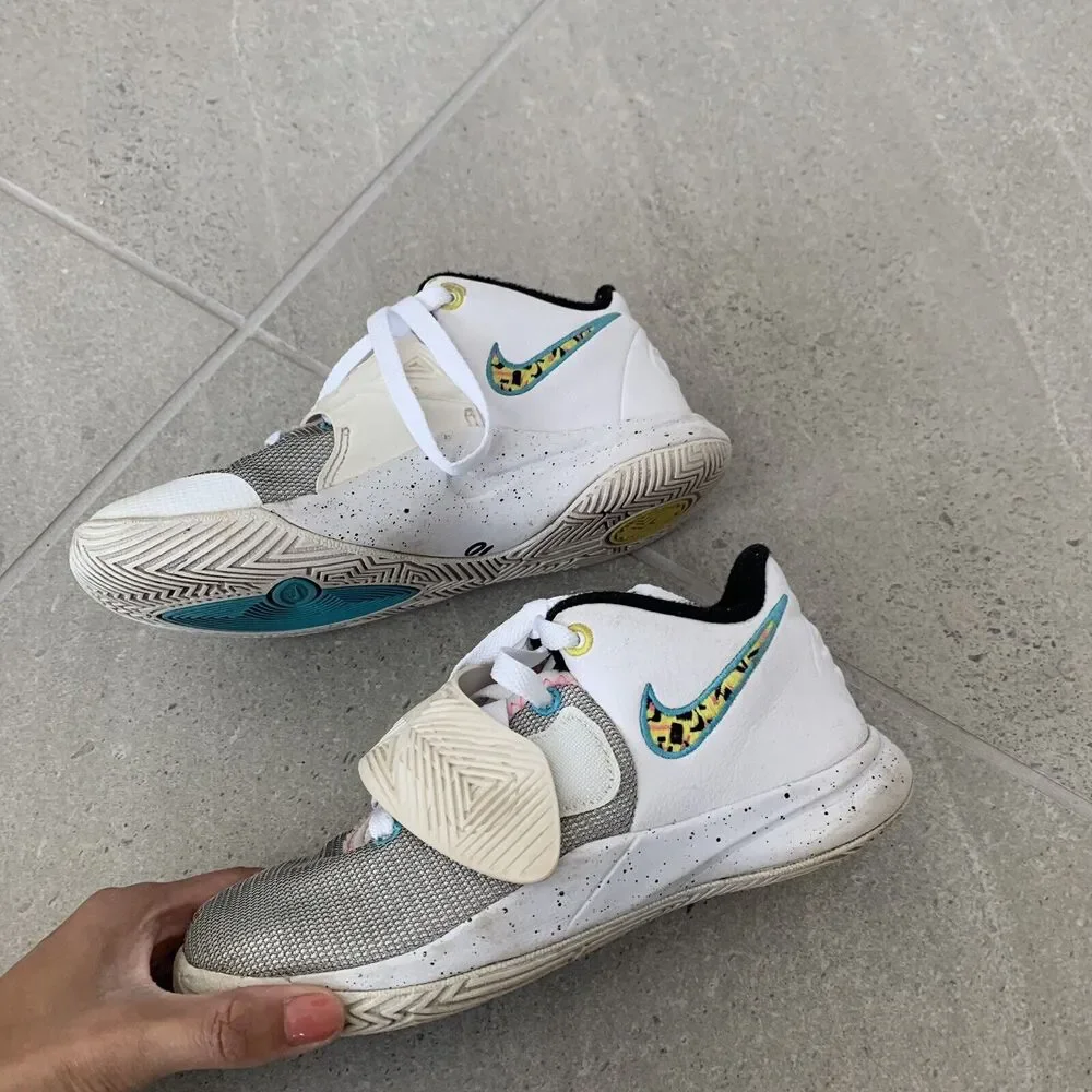 Childrens Kids Nike Kyrie Flytrap 3 South Beach Shoes Basketball Size 2Y
